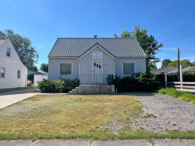 More Photos Of 1213 W 38th St, Erie Office Residential For Sale