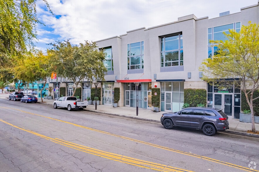 More Photos Of 820-834 E 4th St, Long Beach Storefront Retail Office For Sale