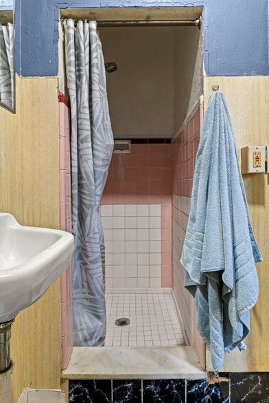 More Photos Of 228 Inkster Rd, Inkster Apartments For Sale