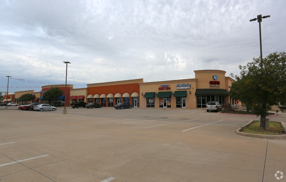 More Photos Of 6801 Rufe Snow Dr, Watauga Unknown For Lease