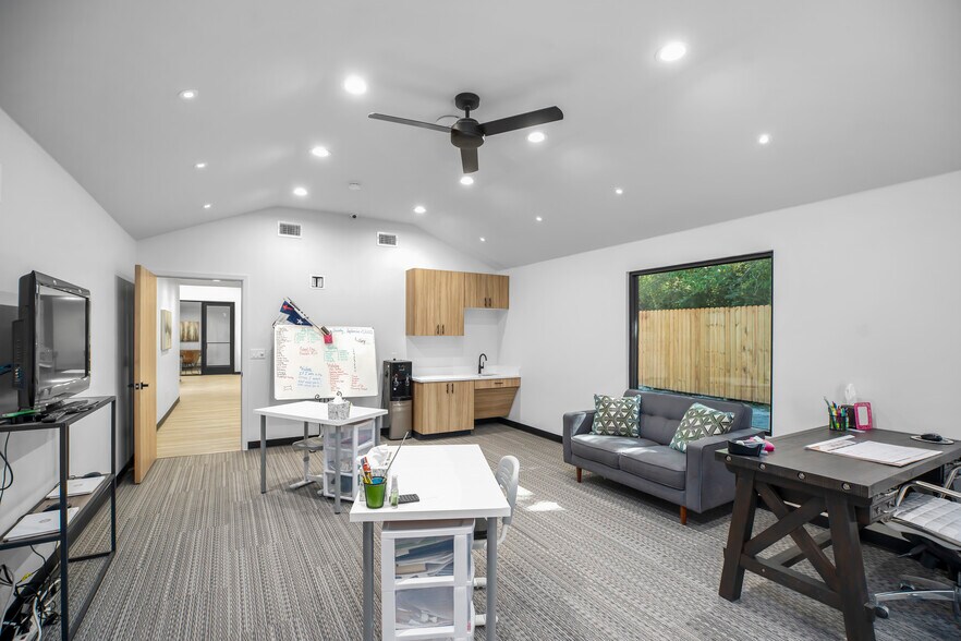 More Photos Of 2001 Tulane Dr, Lufkin Medical For Sale