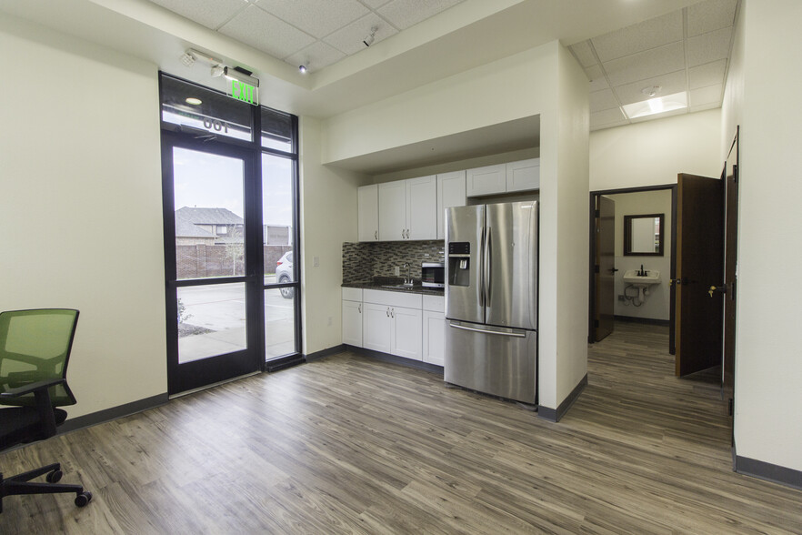 More Photos Of 113 E State Highway 121, Coppell Office For Sale