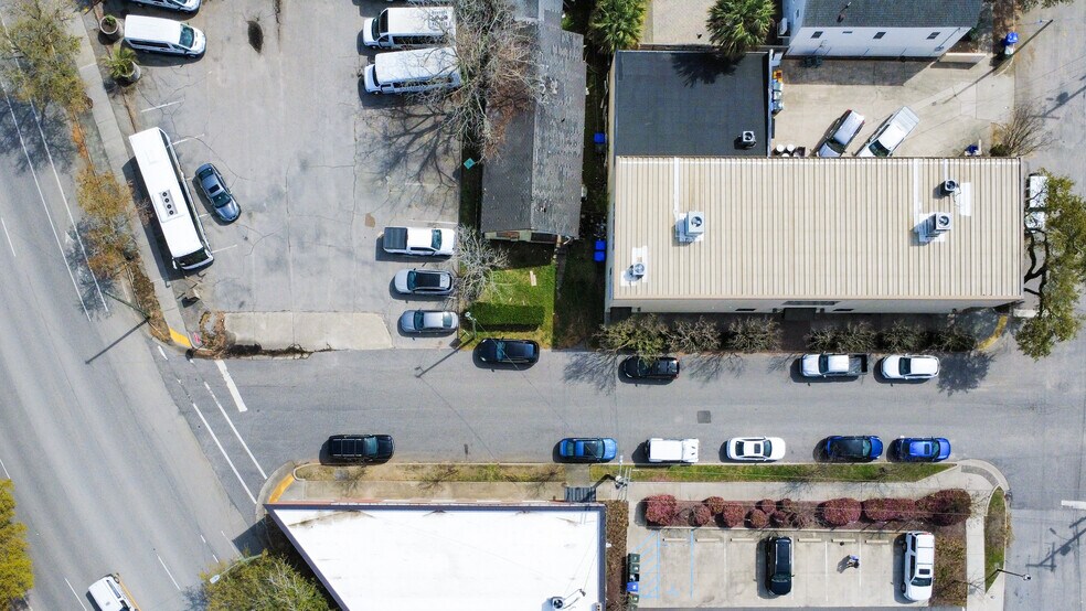 More Photos Of 11 Isabella St, Charleston Flex For Lease