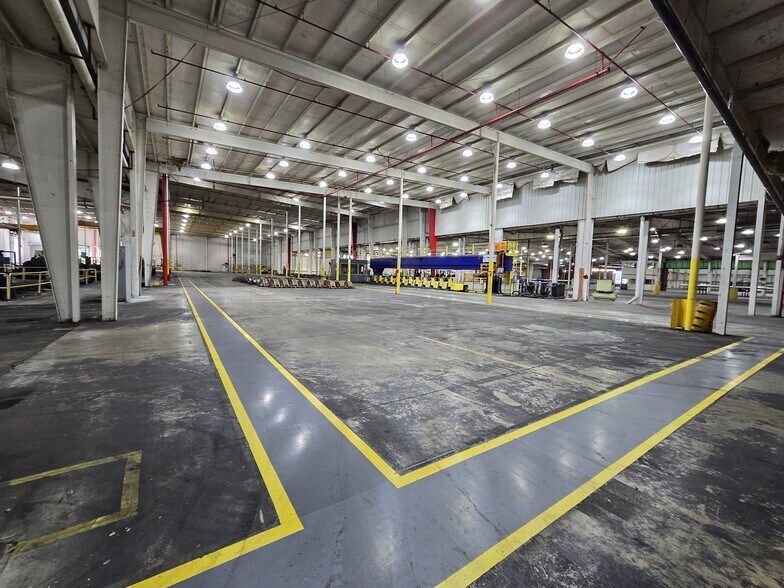 More Photos Of 2785 McCracken Rd, Hernando Manufacturing For Sale