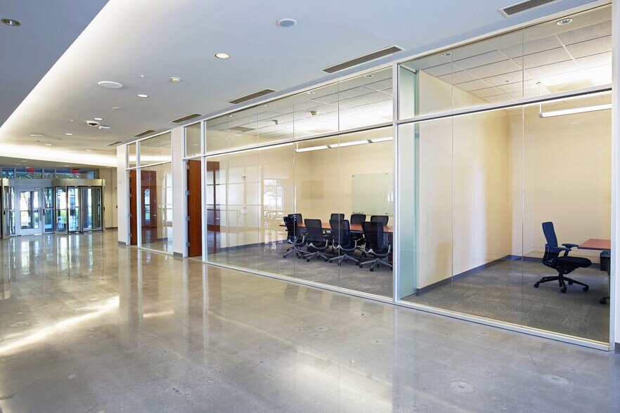 More Photos Of 5000 Headquarters Dr, Plano Office For Lease