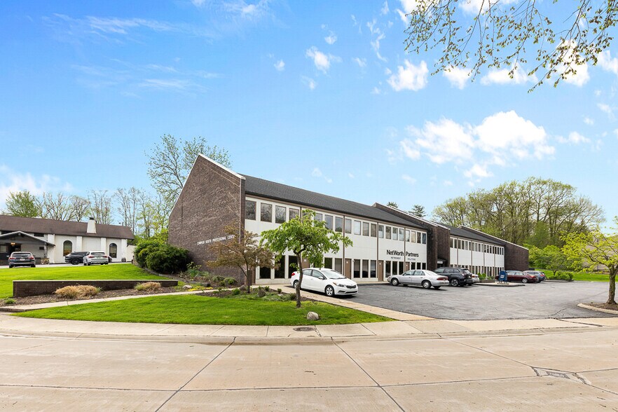 More Photos Of 8180 Brecksville Rd, Brecksville Medical For Lease