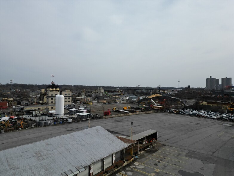 More Photos Of 12 Dock St, Mount Vernon Truck Terminal For Lease