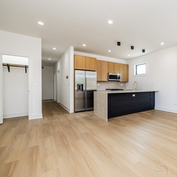 More Photos Of 3018 Polk st, Chicago Apartments For Sale