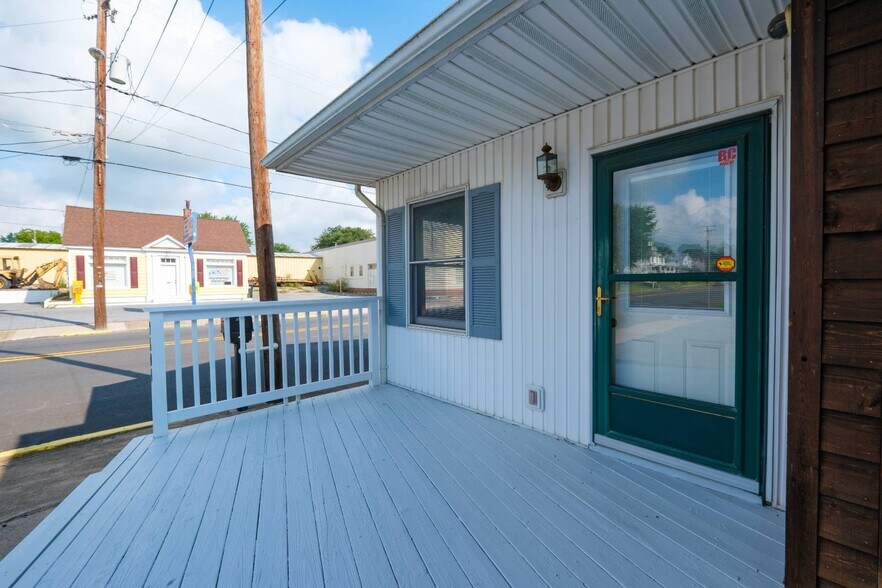 More Photos Of 9604 S Congress St, New Market Office For Sale