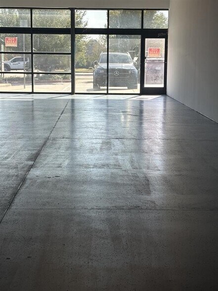 More Photos Of 901 E Harwood Rd, Euless Storefront Retail Office For Lease