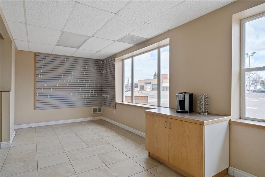 More Photos Of 601 E Lincolnway, Cheyenne Storefront Retail Residential For Sale