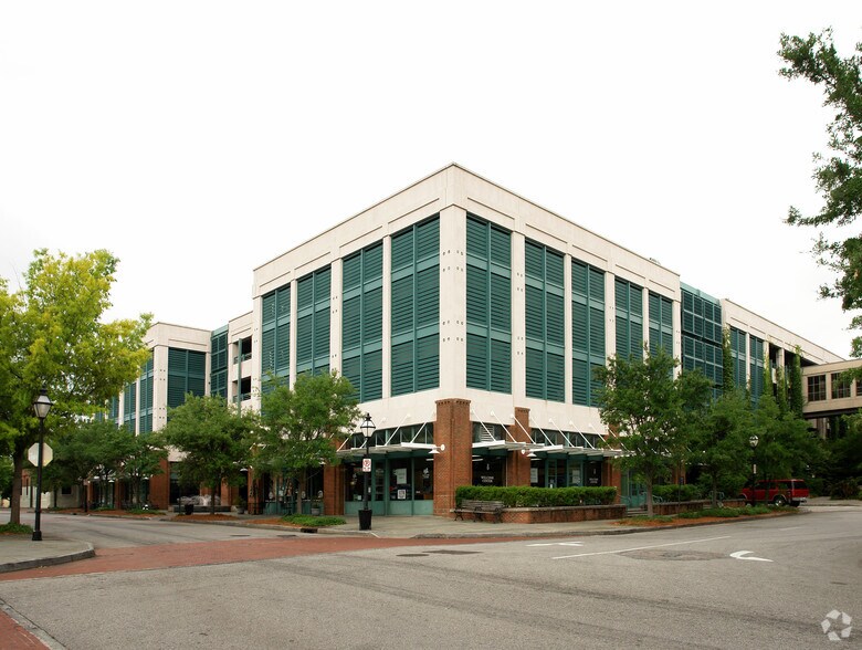 More Photos Of 24-28 Ann St, Charleston Parking Garage For Lease