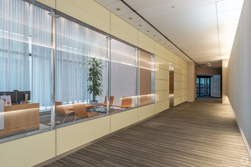 More Photos Of 5599 San Felipe St, Houston Office For Sale