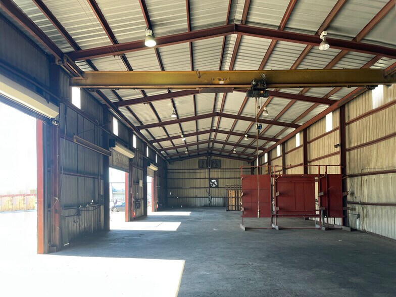 More Photos Of 5719 Cunningham Rd, Houston Unknown For Lease