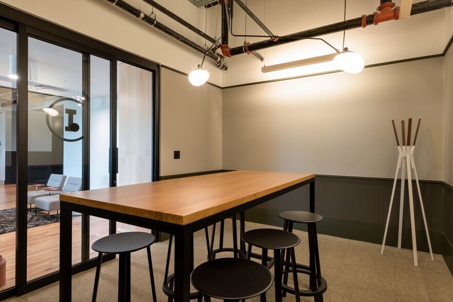 More Photos Of 5049 Edwards Ranch Rd, Fort Worth Coworking Space