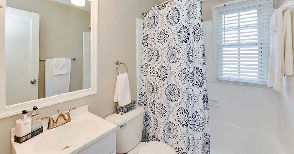More Photos Of 9 Seminole Dr, Portsmouth Apartments For Sale