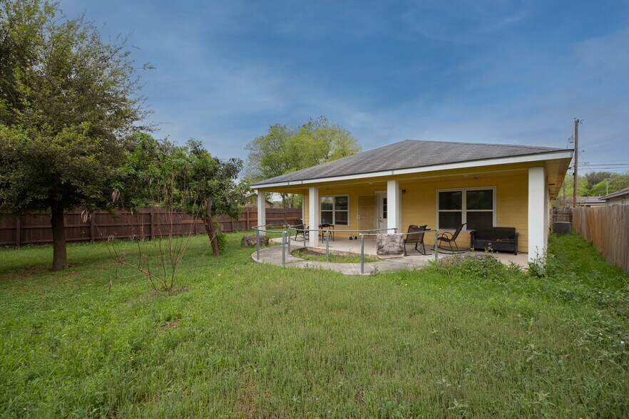 More Photos Of 2522 Holly Hill Dr, San Antonio Medical For Lease