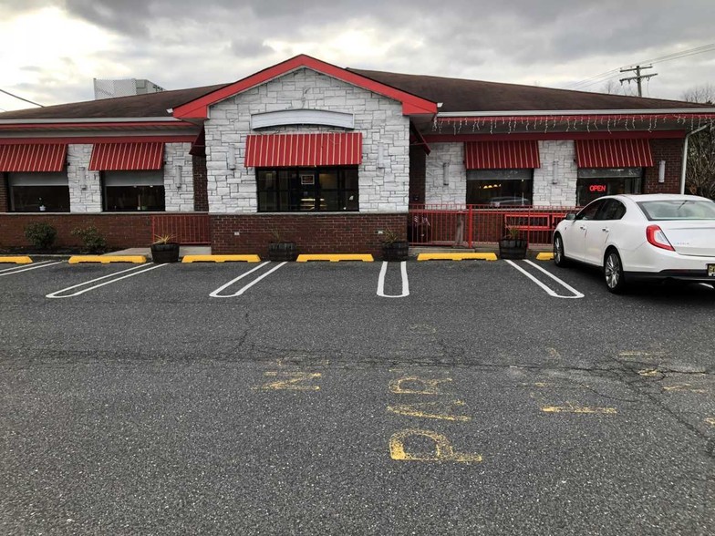 Primary Photo Of 2601 Highway 35, Manasquan Restaurant For Lease