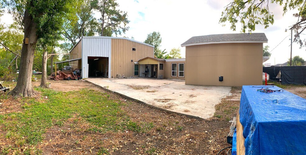 More Photos Of 15518 Silver Ridge Dr, Houston Specialty For Sale