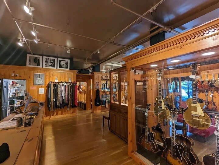 More Photos Of 30 E Parkway, Scarsdale General Retail For Lease