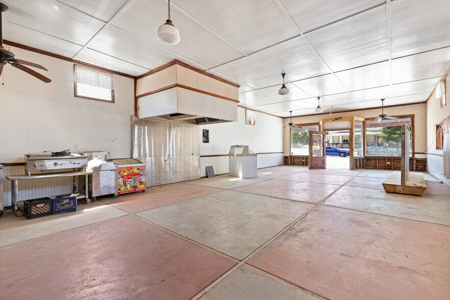 More Photos Of 30025 Yosemite Blvd, La Grange General Retail For Sale