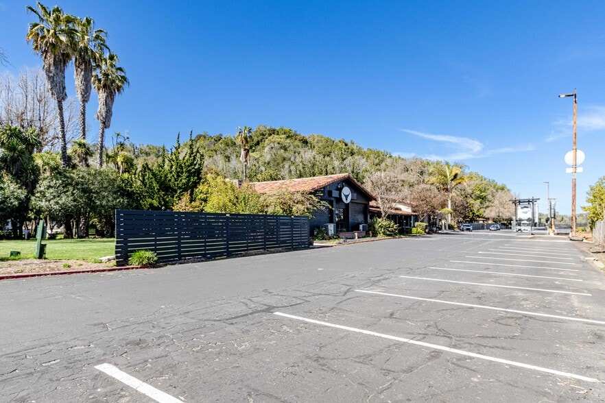 More Photos Of 250 Entrada Dr, Novato Hotel For Lease