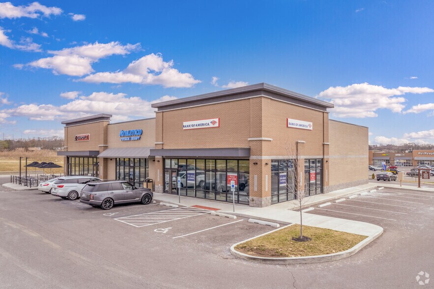 More Photos Of 7903 Crossings of Beckett Dr, West Chester Storefront For Lease