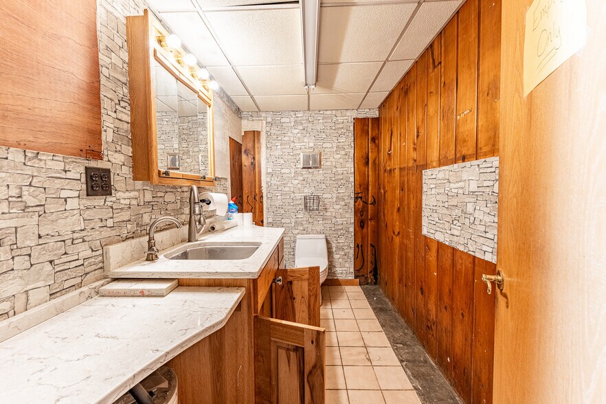More Photos Of 1770 S Wabash St, Wabash Freestanding For Sale