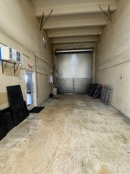 More Photos Of 2376-2380 NW 21st Ter, Miami Warehouse For Lease