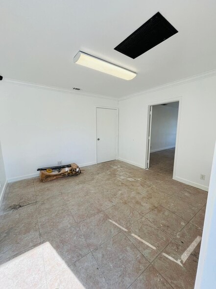 More Photos Of 810 NW 1st Ave, Boca Raton Warehouse For Lease