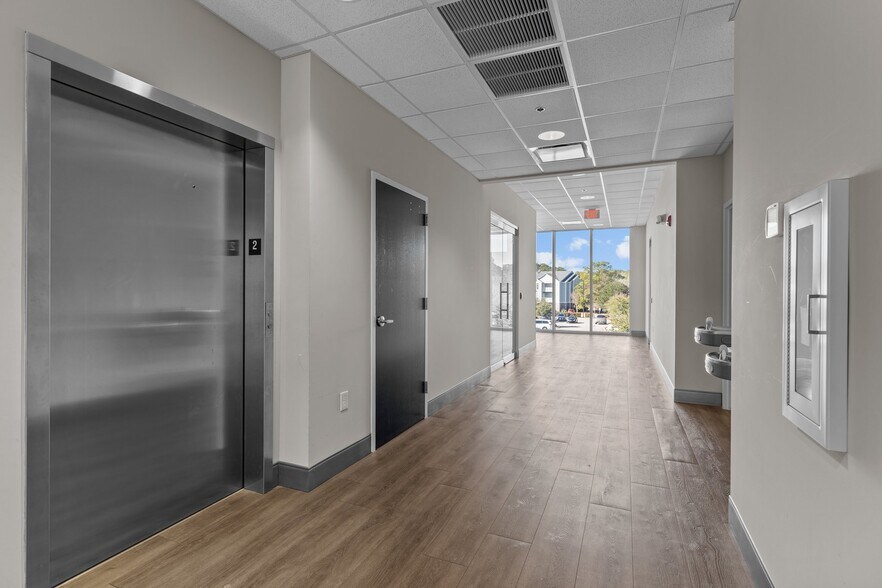 More Photos Of 6740 Rock Spring Rd, Wilmington Office For Sale