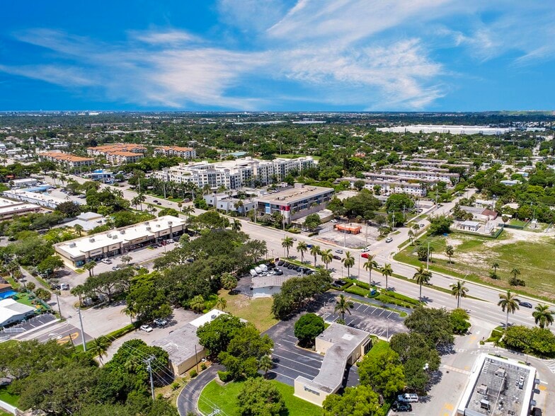 More Photos Of 4820 N Federal Hwy, Lighthouse Point Bank For Sale