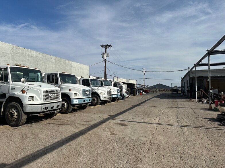 More Photos Of 5218 W Missouri Ave, Glendale Warehouse For Sale