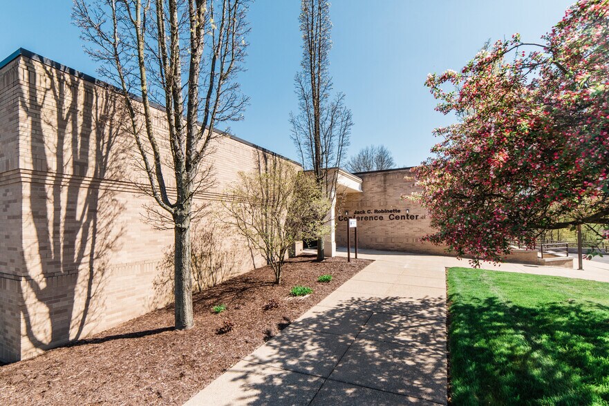 More Photos Of 500 Commonwealth Dr, Warrendale Office For Lease