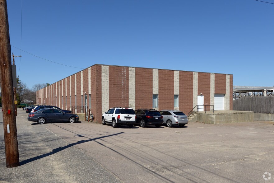 More Photos Of 91-111 French Ave, Braintree Manufacturing For Lease