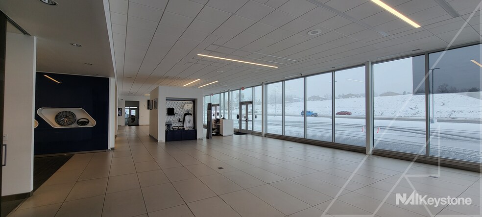 More Photos Of 290 Mundy St, Wilkes Barre Township Auto Dealership For Sale