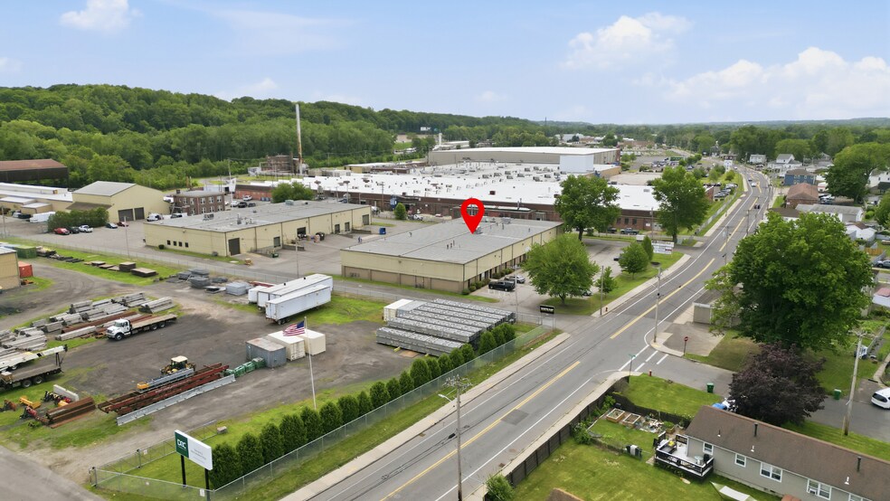 More Photos Of 317 Meadow St, Chicopee Warehouse For Lease