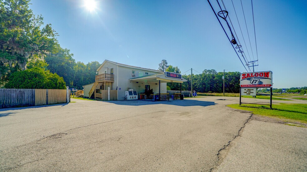 More Photos Of 3297 US 17 Hwy, Green Cove Springs Bar For Sale