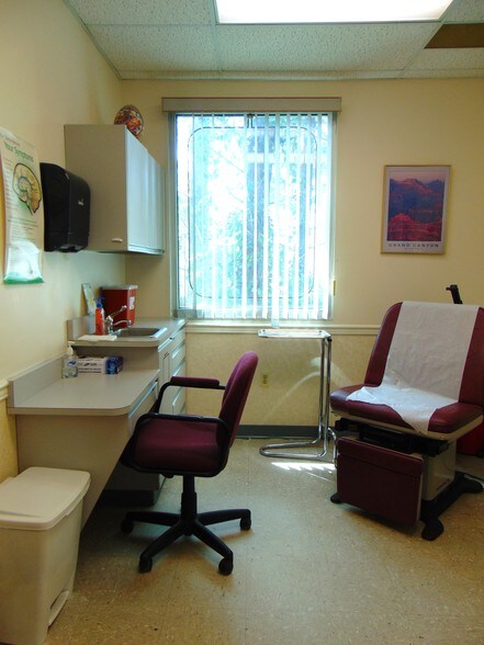 More Photos Of 601 Route 37 W, Toms River Medical For Lease