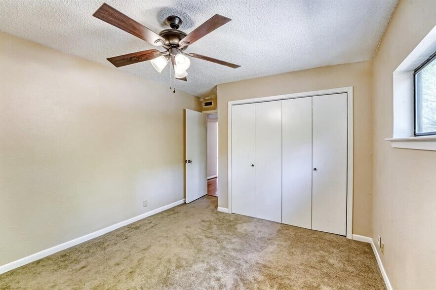 More Photos Of 19818 Colina Dr, Lago Vista Specialty For Sale