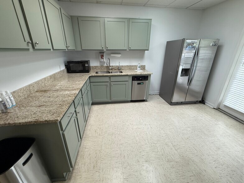 More Photos Of 1215 Hightower Trl, Atlanta Medical For Lease