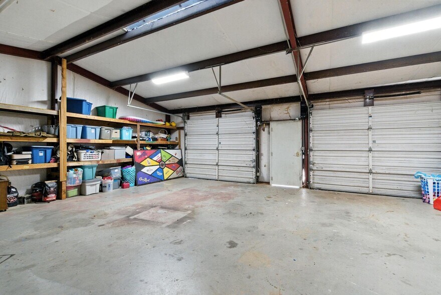 More Photos Of 104 Yuma Street, Lipan Warehouse For Sale