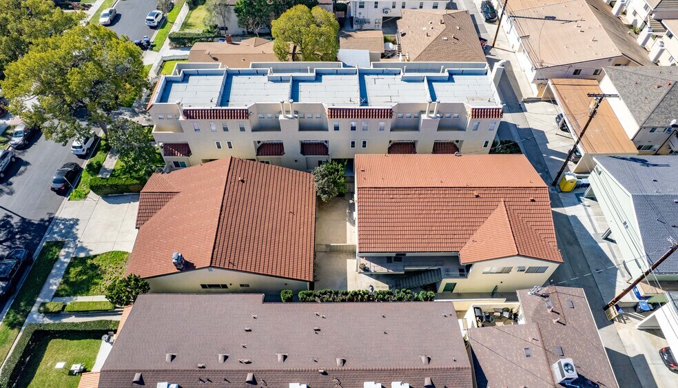 More Photos Of 723 E Tujunga Ave, Burbank Multifamily For Sale