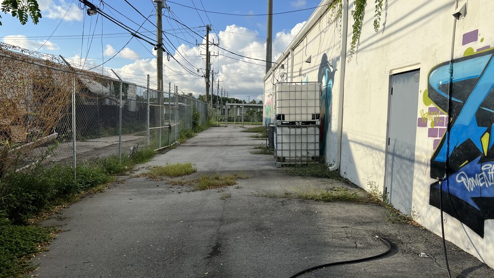More Photos Of 702-710 NW 9th ave, Fort Lauderdale Warehouse For Lease