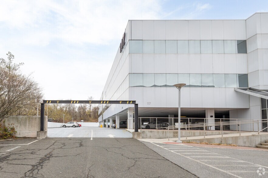 More Photos Of 117 E Stevens Ave, Valhalla Office For Lease