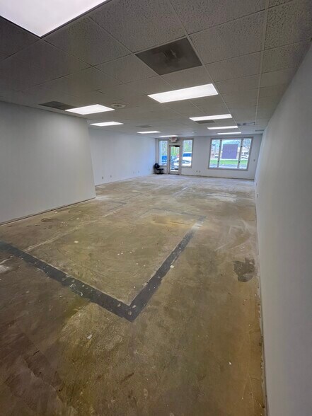More Photos Of 209 Center St, Chardon Unknown For Lease