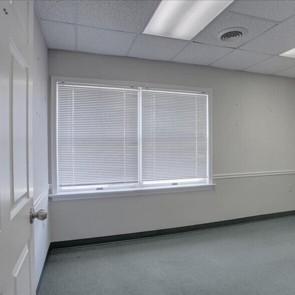 More Photos Of 1137 Kennebec Dr, Chambersburg Office For Lease