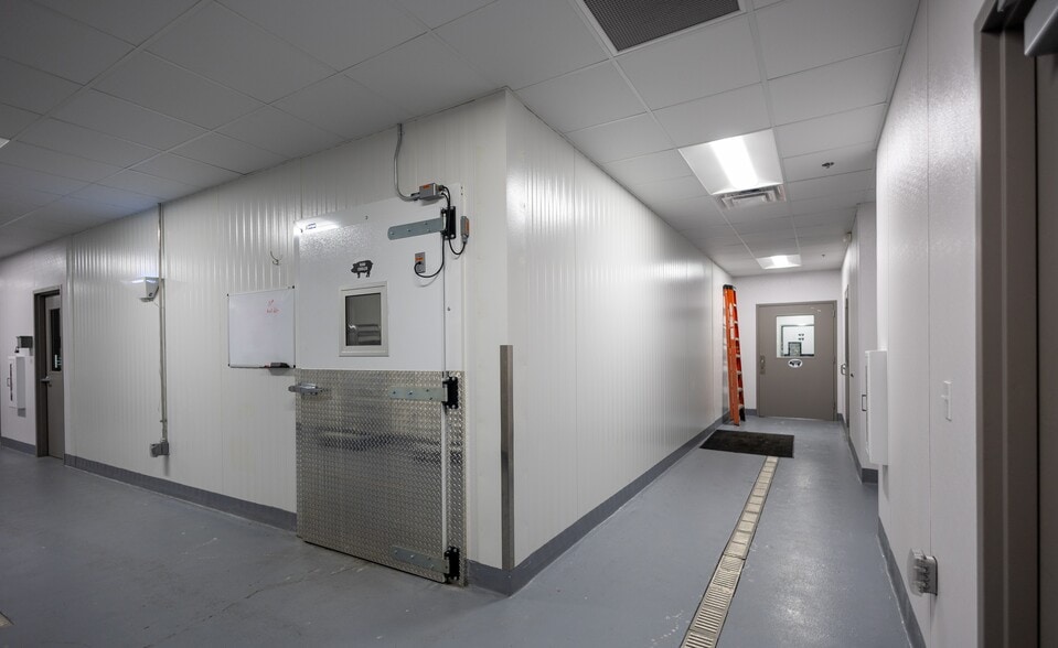 More Photos Of 1000 Colettas Way, Delphos Industrial For Sale