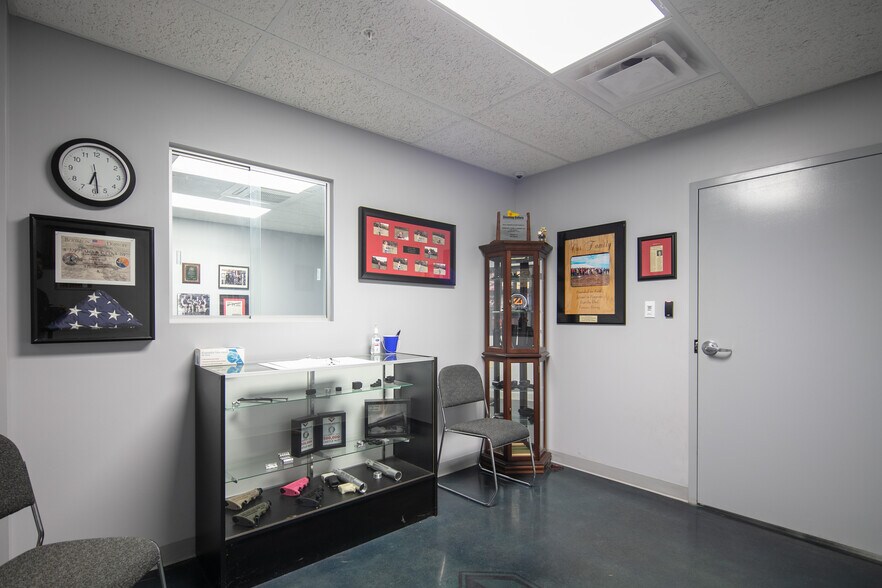 More Photos Of 1805 Fortune Dr, Winchester Warehouse For Sale