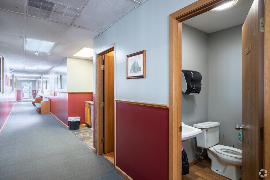 More Photos Of 2101 E Home Rd, Springfield Freestanding For Sale